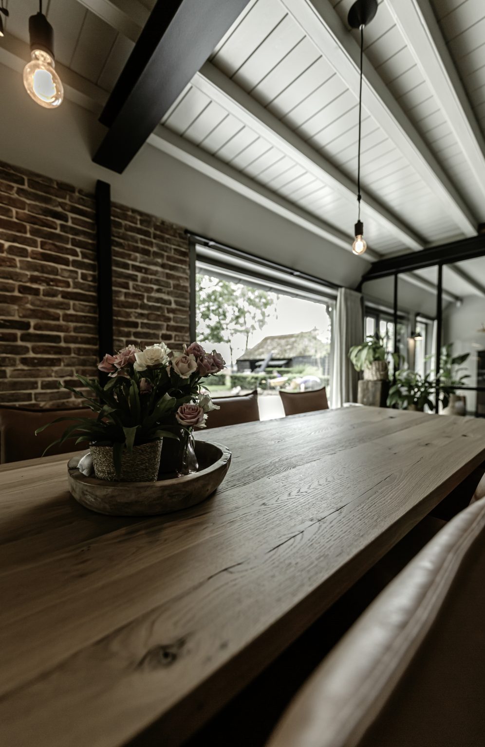 Eettafel Landelijke langgevel boerderij Brabantse hoeve renovatie verbouwing advies ontwerp